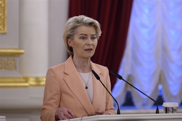 Von der Leyen: Demokrasi asla garanti olarak görülmemelidir