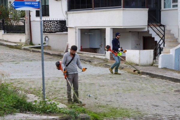 Yalova’da Kazım Karabekir Mahallesi’nde temizlik çalışması yapıldı