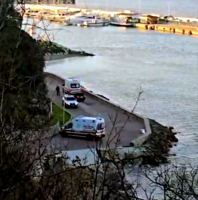 3 tekerlekli elektrikli motosiklet denize uçtu
3 tekerlekli elektrikli motosiklet denize uçtu