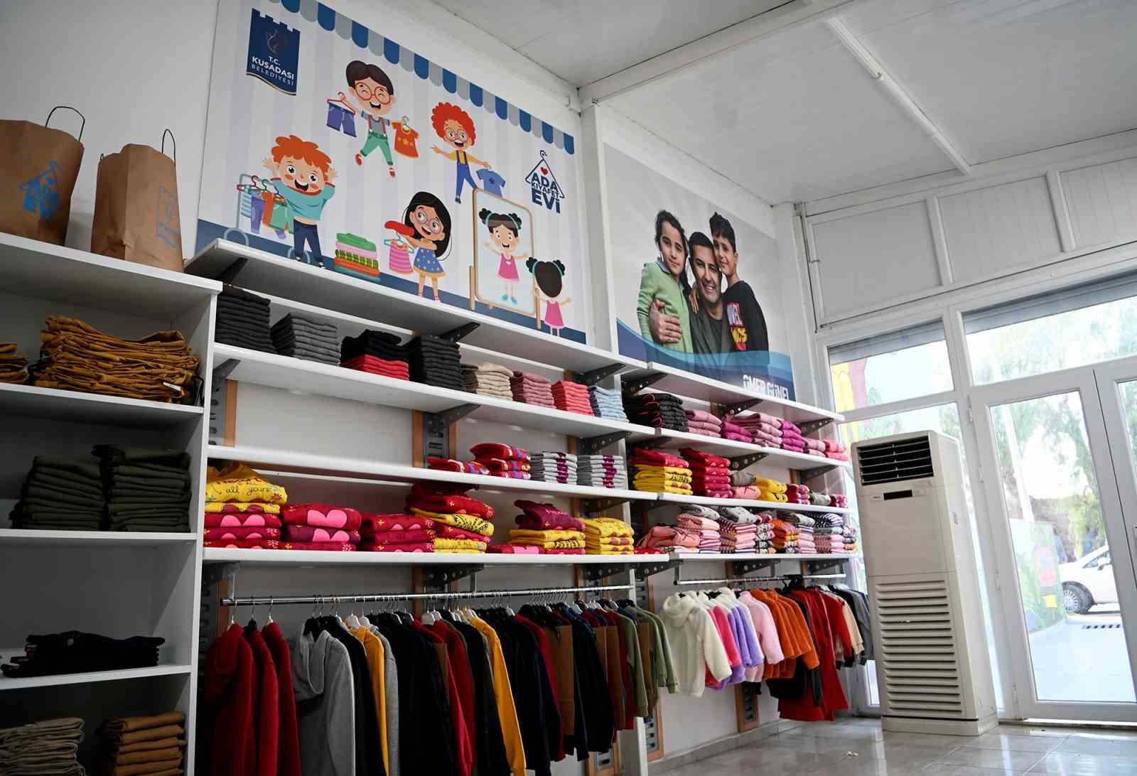 Ada Kıyafet Evi 272 çocuğun yüzünü güldürdü
Ada Kıyafet Evi 272 çocuğun yüzünü güldürdü