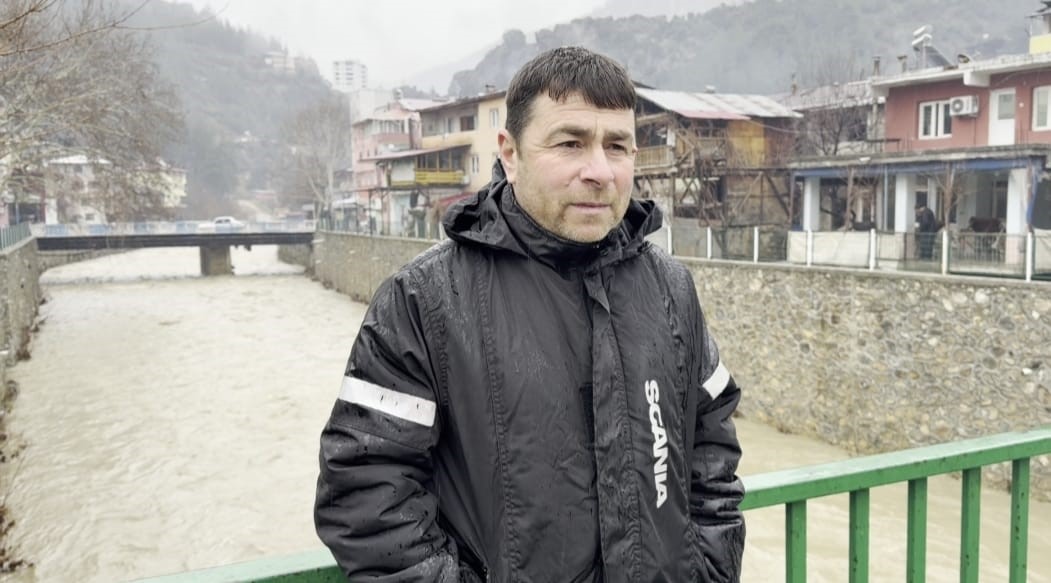 Adana’da kuruyan dereler yağışla coşmaya başladı
