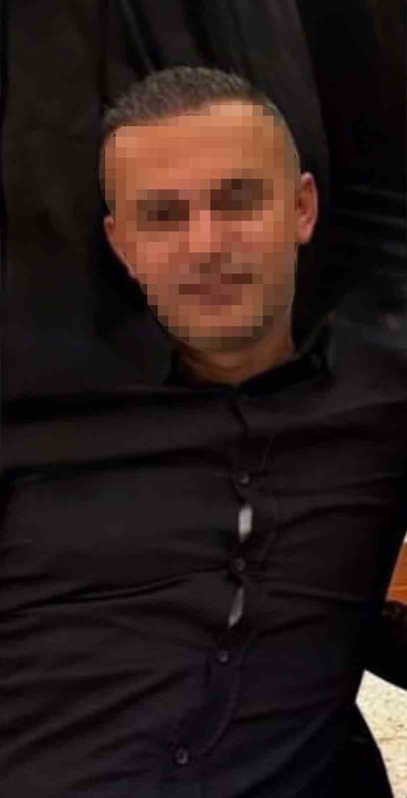 Adana’da silahlı saldırıya uğrayan baba yaralandı, 16 yaşındaki oğlu hayatını kaybetti
Adana’da silahlı saldırıya uğrayan baba yaralandı, 16 yaşındaki oğlu hayatını kaybetti