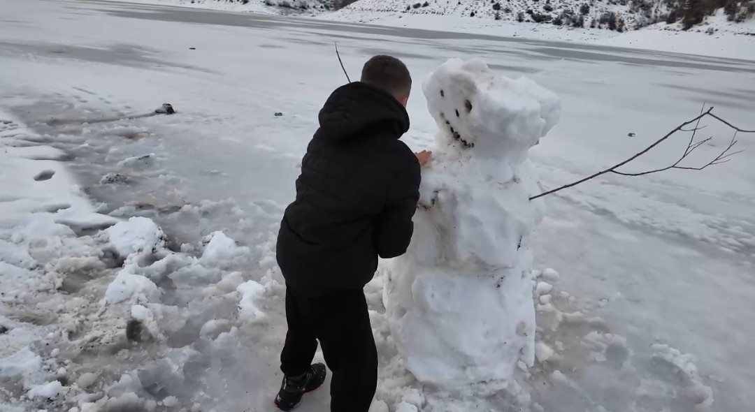 ’Adana’nın Sibiryası’nda Kürebeli Barajı buz tuttu
’Adana’nın Sibiryası’nda Kürebeli Barajı buz tuttu