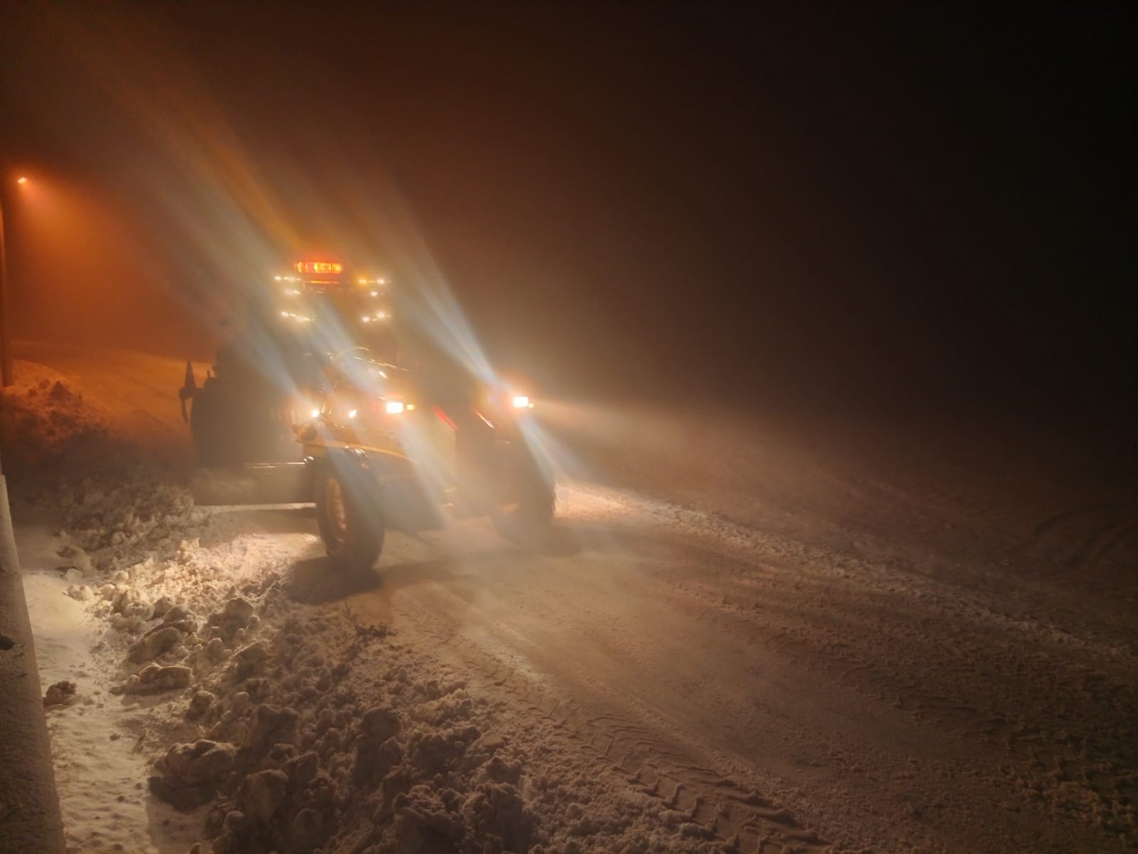 Afyonkarahisar’ın yüksek kesimlerinde kar etkisini gösterdi
Afyonkarahisar’ın yüksek kesimlerinde kar etkisini gösterdi
