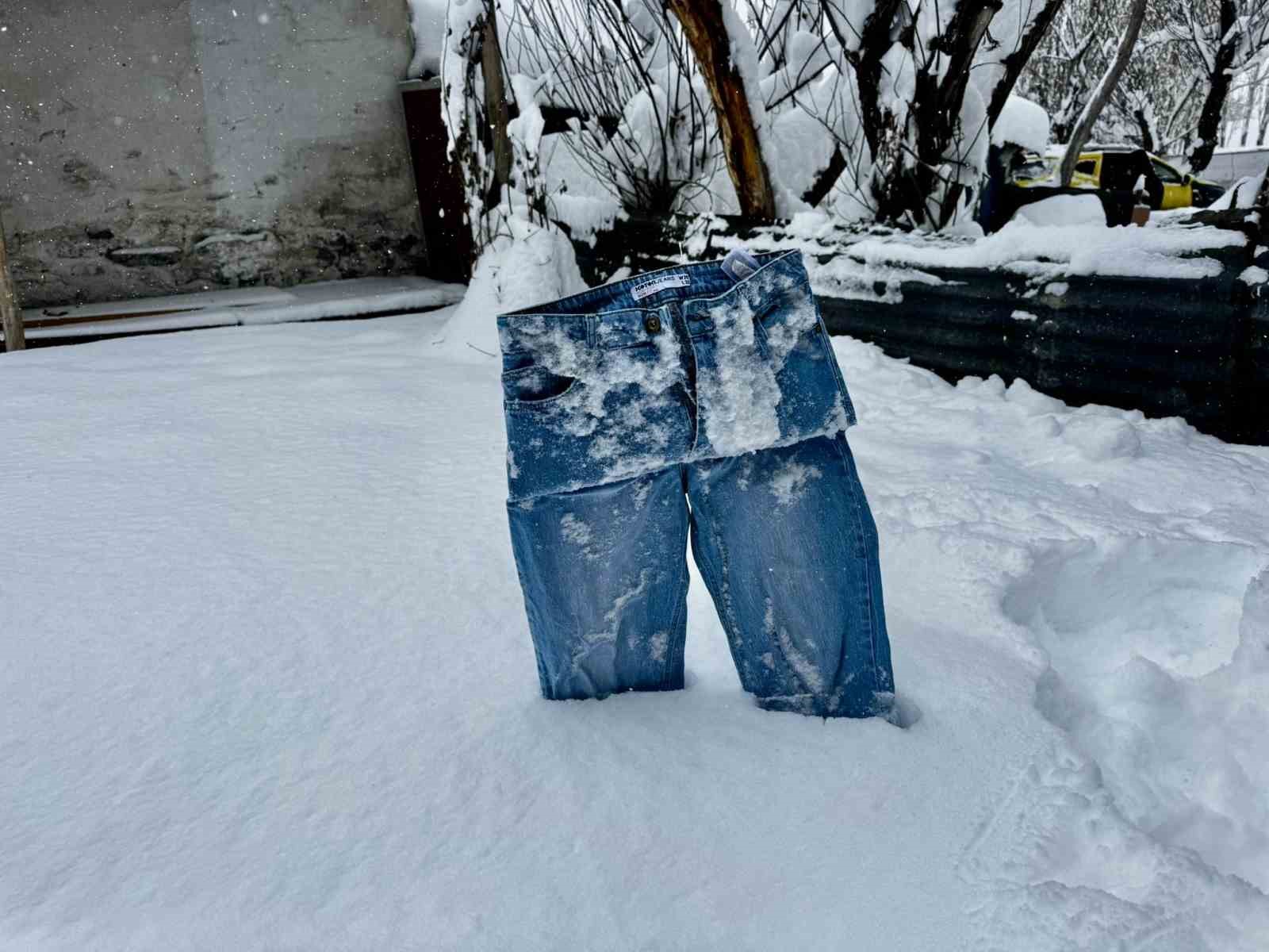 Ağrı’da dondurucu soğuk etkisini sürdürüyor
Ağrı’da dondurucu soğuk etkisini sürdürüyor