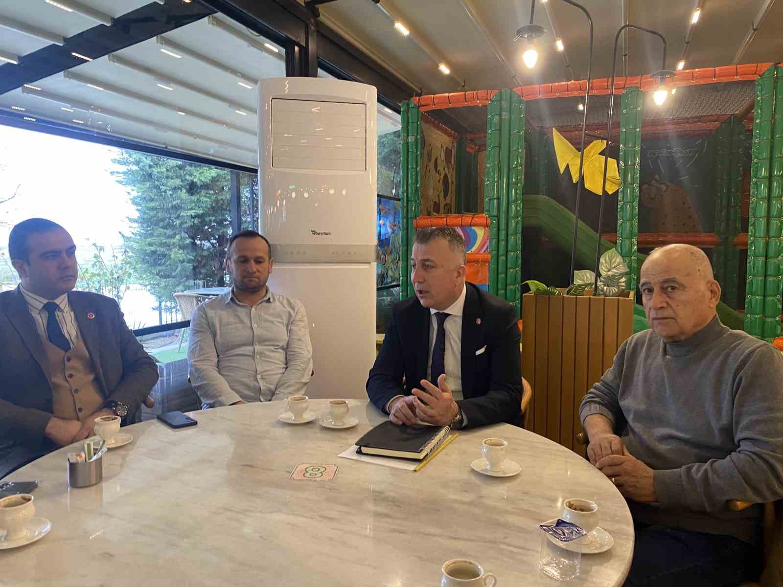 Alaşehir’de üzümün geleceği değerlendirildi
Alaşehir’de üzümün geleceği değerlendirildi