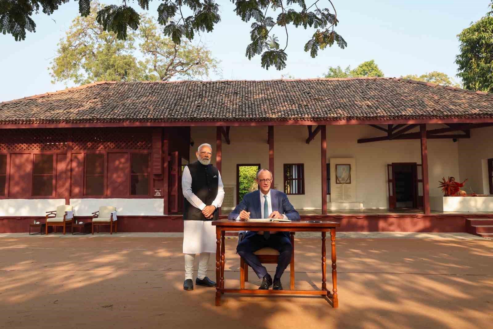 Almanya Başbakanı Merz’den Hindistan’a ilk ziyaret
Almanya Başbakanı Merz’den Hindistan’a ilk ziyaret