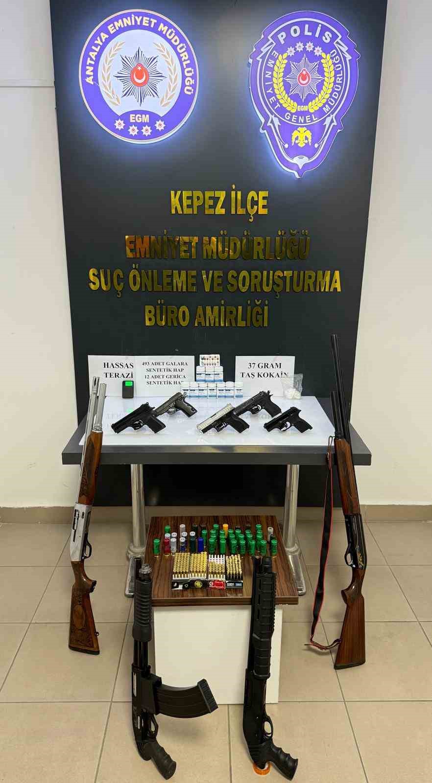 Antalya’da 20 ayrı adrese 150 personelle eş zamanlı operasyon
