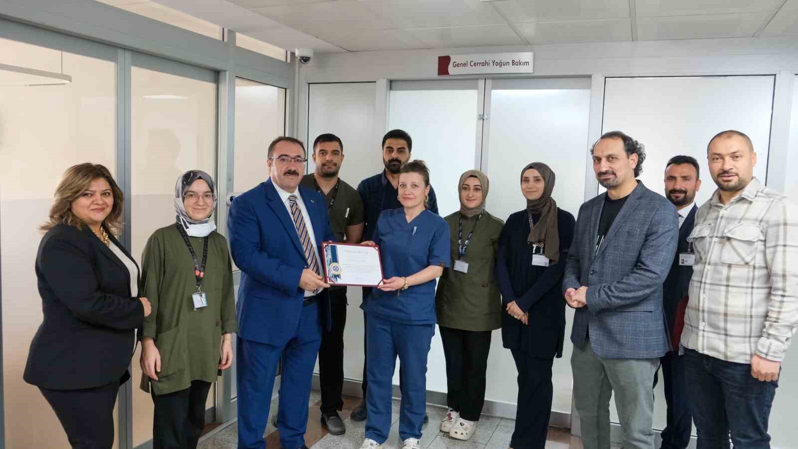 Araştırma Hastanesi’nde "Başarılı Öz Değerlendirme" süreci
Araştırma Hastanesi’nde "Başarılı Öz Değerlendirme" süreci