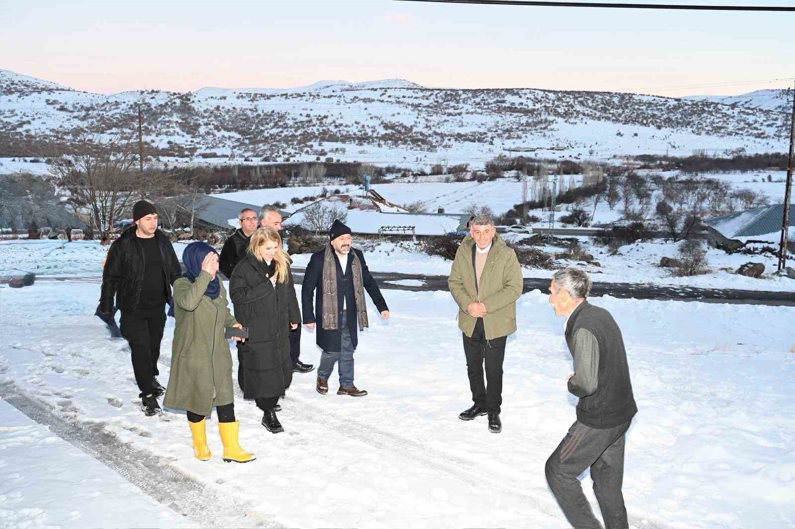 Arguvan’da siyasetin sıcak yüzü
Arguvan’da siyasetin sıcak yüzü