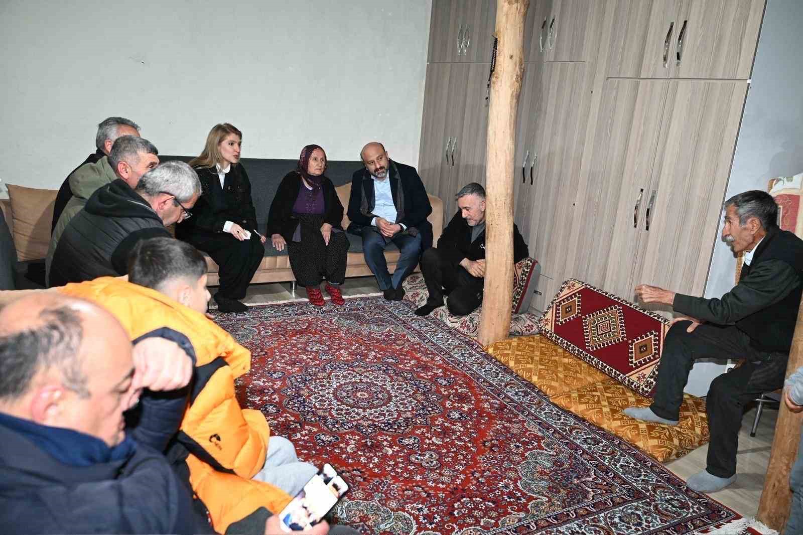 Arguvan’da siyasetin sıcak yüzü
Arguvan’da siyasetin sıcak yüzü