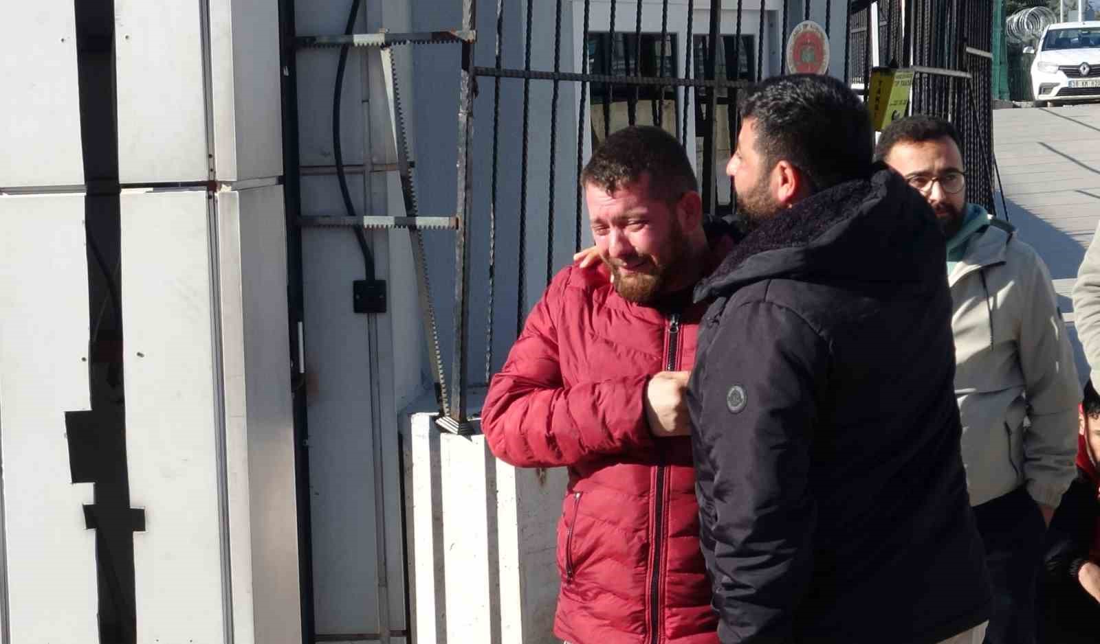 Arkadaşından emanet aldığı motosikletle geçirdiği kazada hayatını kaybetti
Arkadaşından emanet aldığı motosikletle geçirdiği kazada hayatını kaybetti