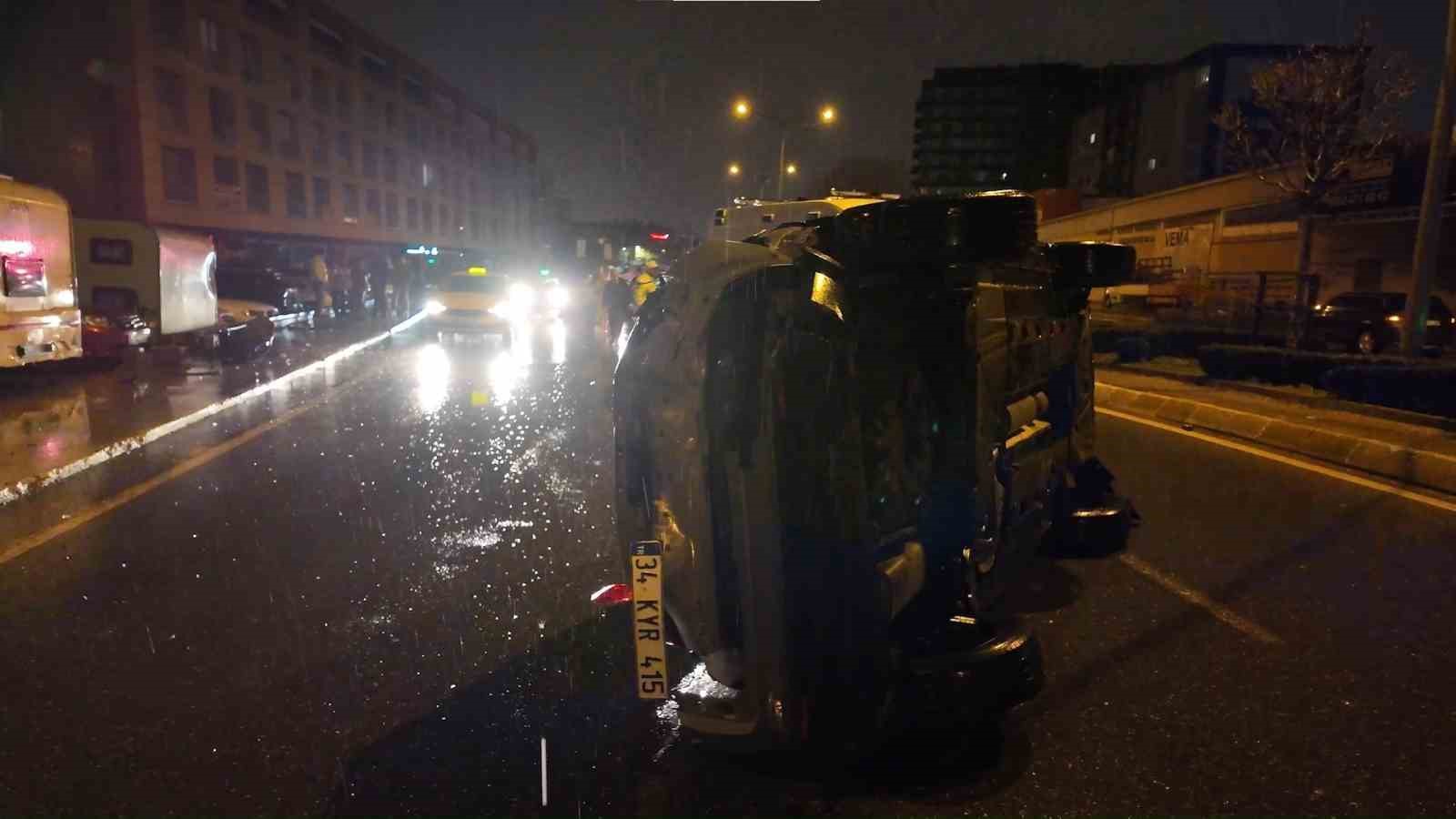 Aşırı hız ve alkol kazaya neden oldu: Sancaktepe’de otomobil takla attı
Aşırı hız ve alkol kazaya neden oldu: Sancaktepe’de otomobil takla attı