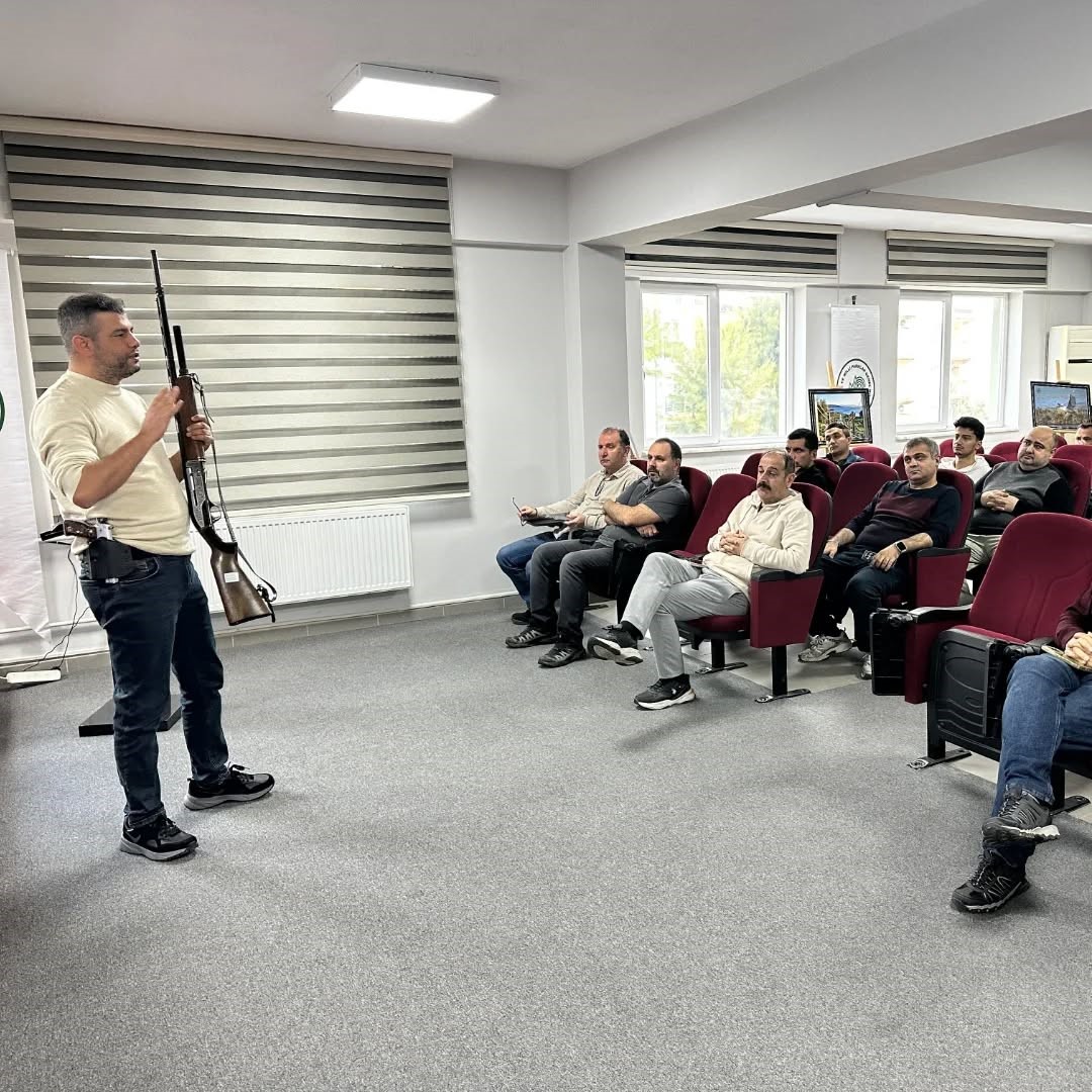 Aydın DKMP’de personeller bilgilendirildi
Aydın DKMP’de personeller bilgilendirildi