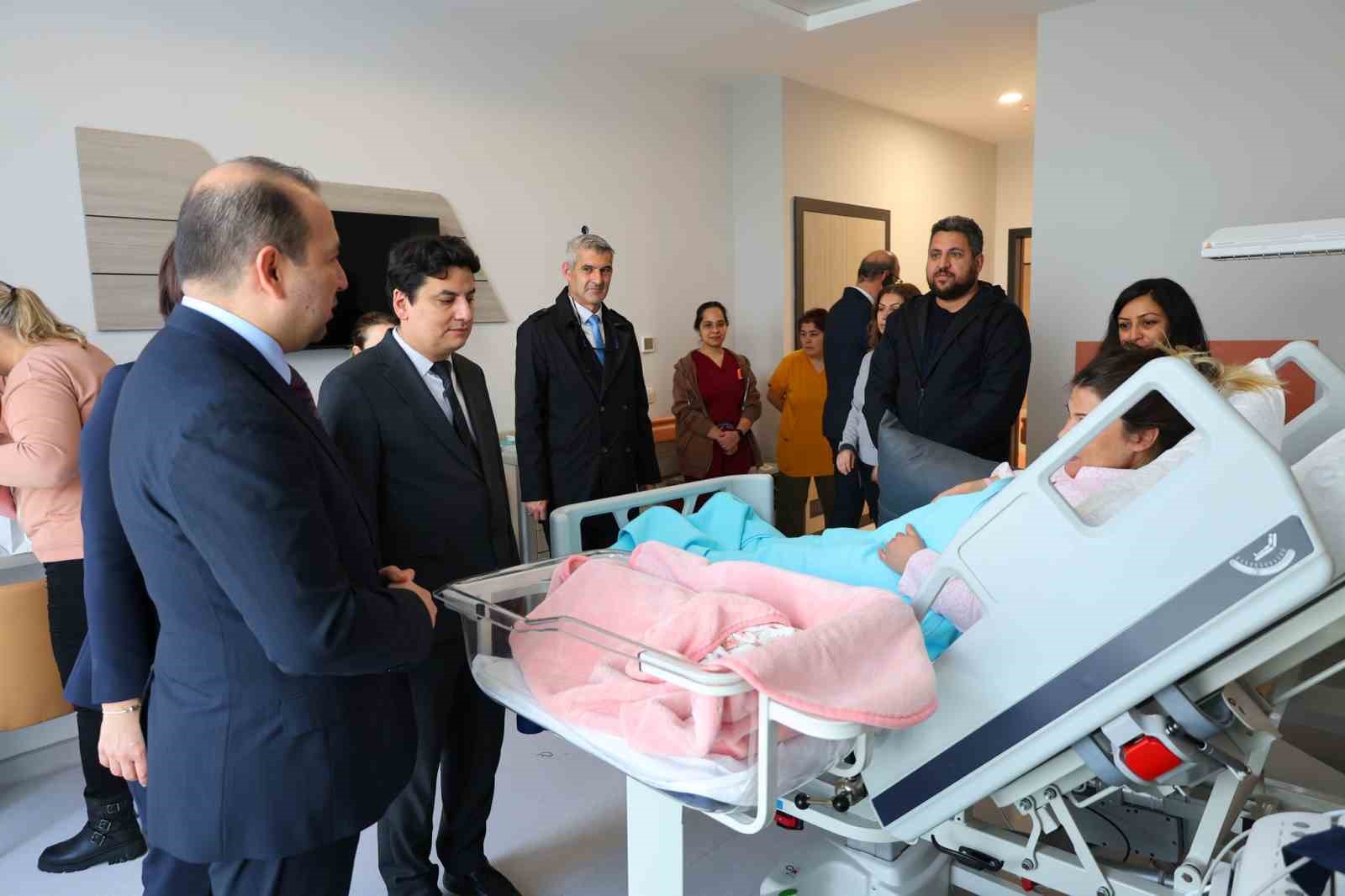 Aydın Şehir Hastanesi’nde ilk bebek dünyaya geldi
Aydın Şehir Hastanesi’nde ilk bebek dünyaya geldi