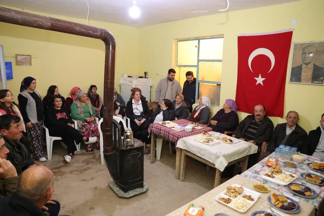 Başkan Kaya, vatandaşların sorunlarını dinledi
