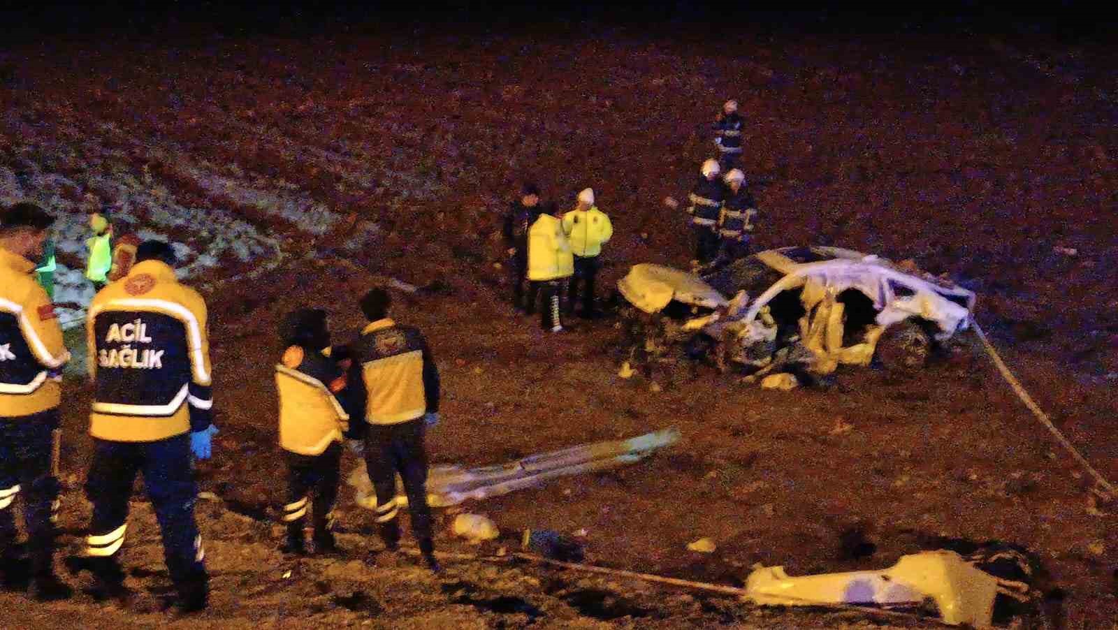 Batman’da feci kaza: 3 ölü, 3 yaralı
Batman’da feci kaza: 3 ölü, 3 yaralı