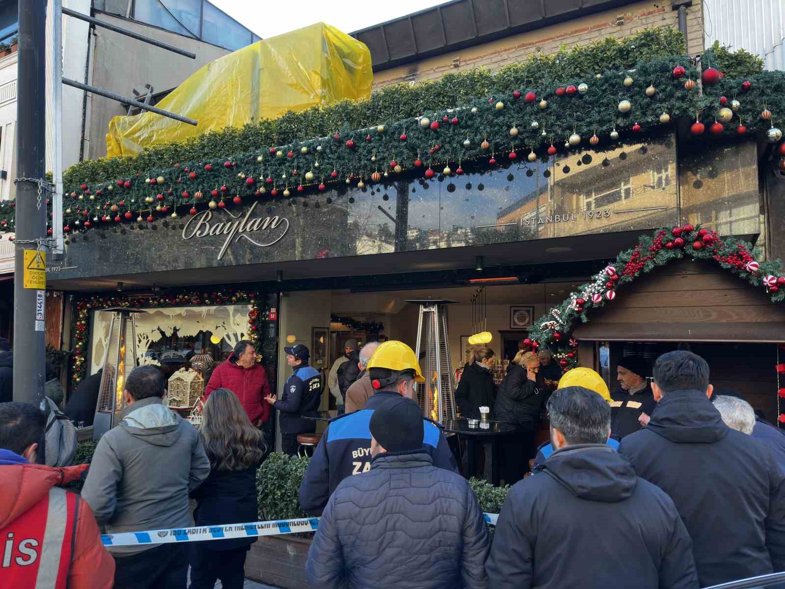 Baylan Pastanesi’nin kaçak kısımları yıkılıyor
