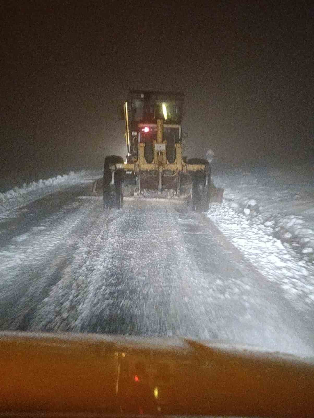 Bursa Büyükşehir’den kar mesaisi
