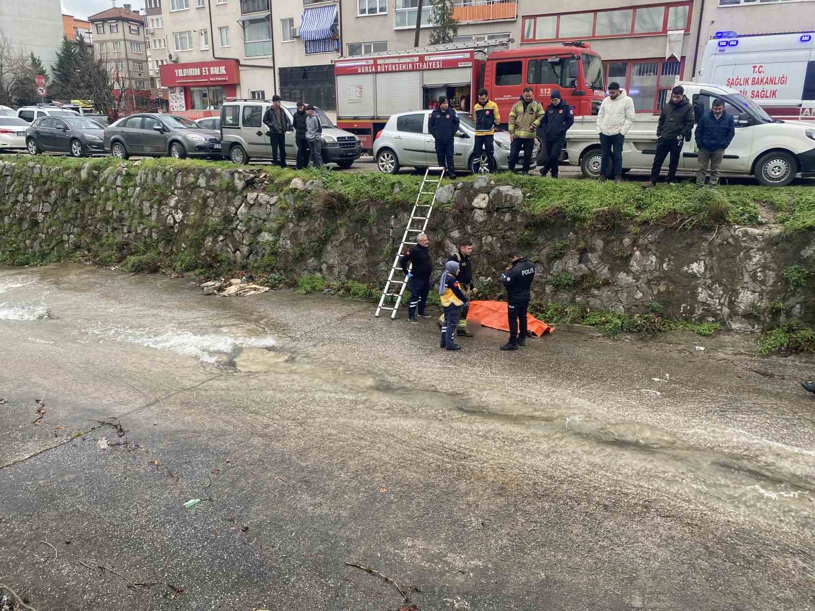 Bursa’da dereye düşen şahıs hayatını kaybetti
Bursa’da dereye düşen şahıs hayatını kaybetti