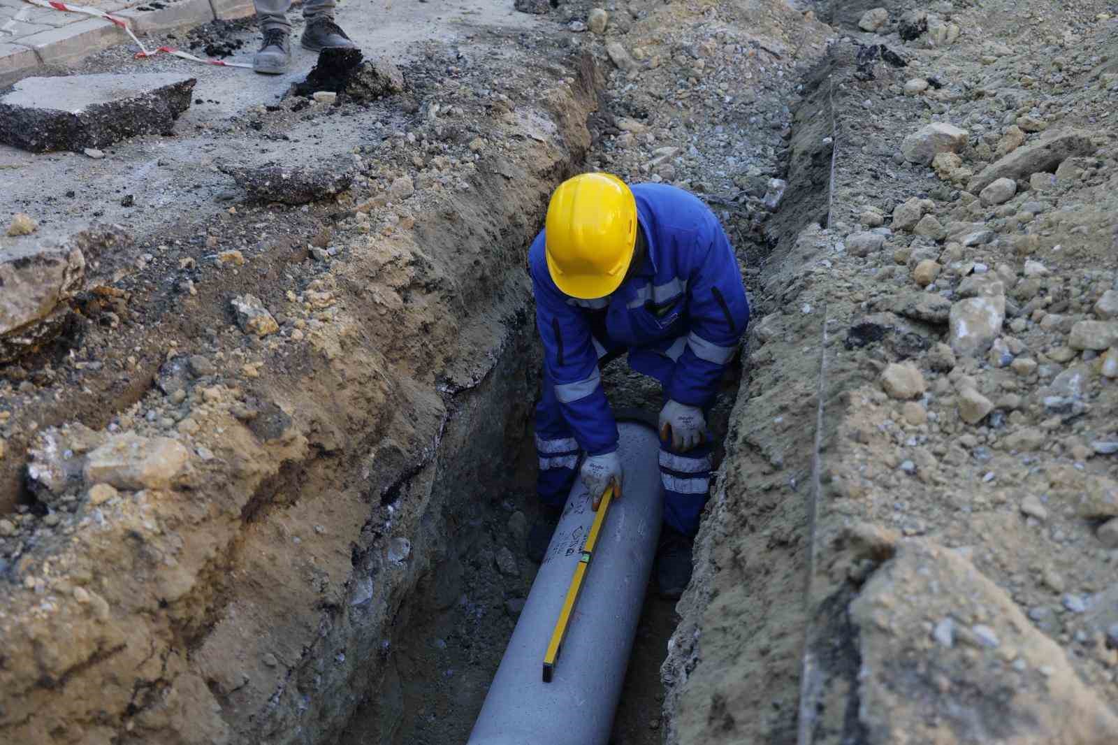 Büyükşehir’in Kuşadası’nda altyapı çalışmaları sürüyor
Büyükşehir’in Kuşadası’nda altyapı çalışmaları sürüyor