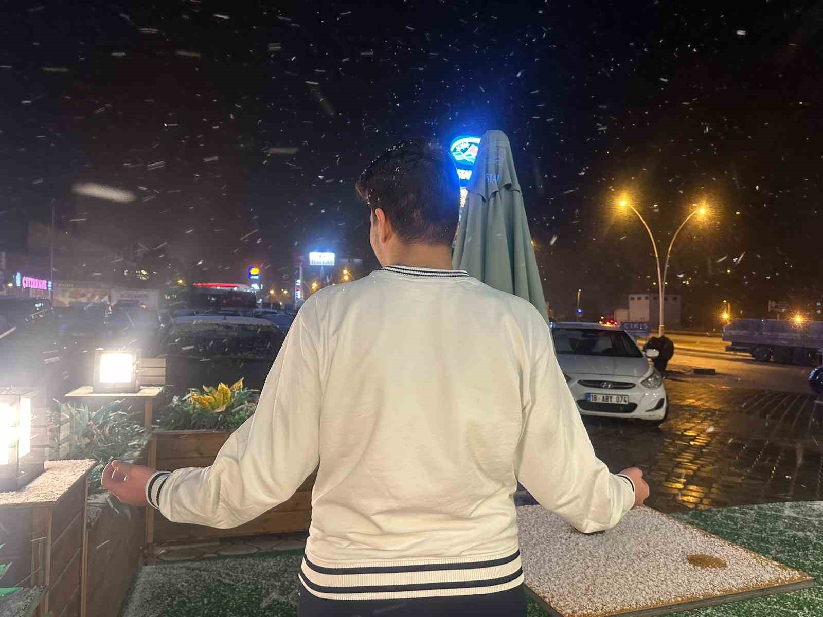 Çankırı’da kar yağışı etkili oldu
Çankırı’da kar yağışı etkili oldu