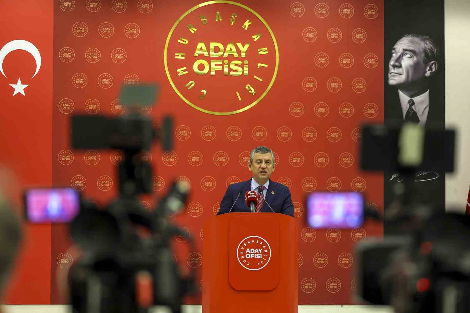 CHP Genel Başkanı Özel: "Ekonomi Eşgüdüm Konseyi ortak zemin olacak"
CHP Genel Başkanı Özel: "Ekonomi Eşgüdüm Konseyi ortak zemin olacak"