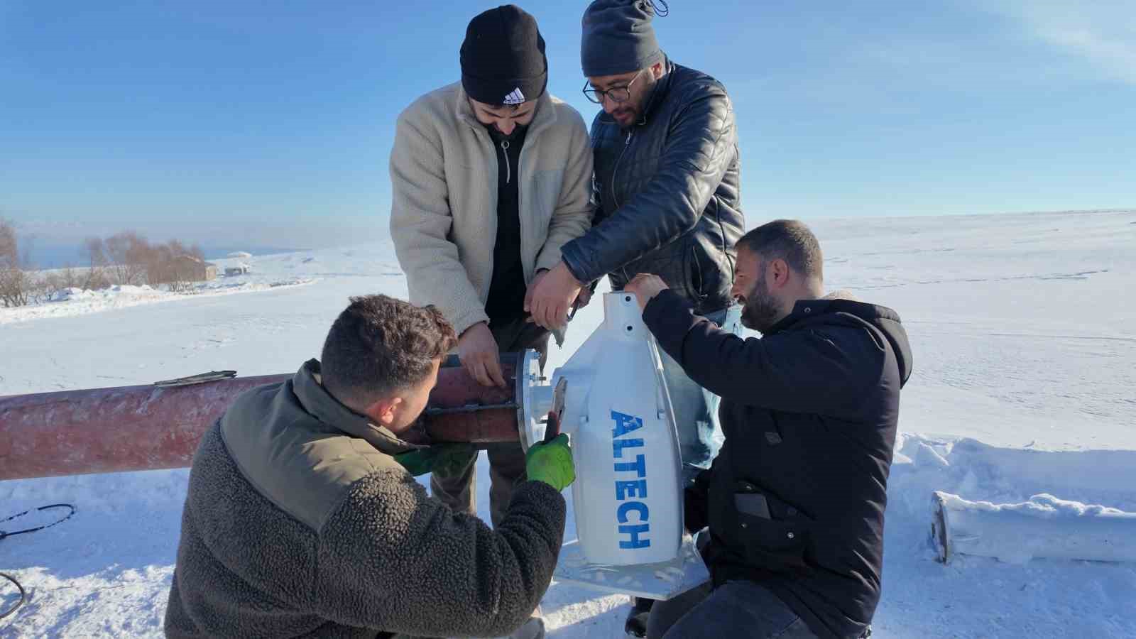 Dededen kalma mesleğini geliştirerek rüzgârgülü imalatı yapıyor
Dededen kalma mesleğini geliştirerek rüzgârgülü imalatı yapıyor