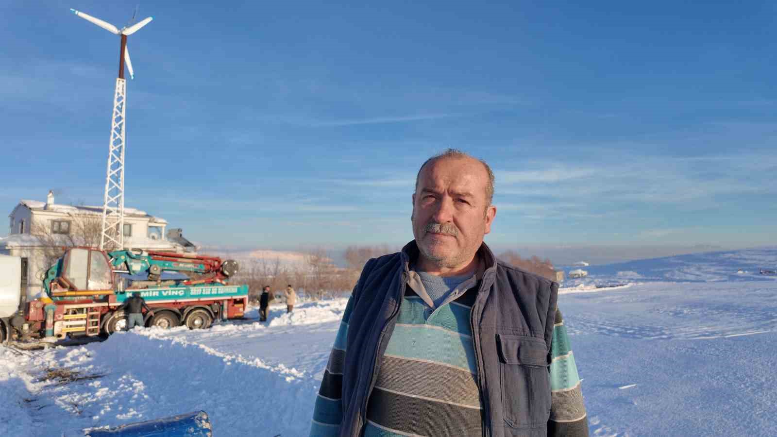 Dededen kalma mesleğini geliştirerek rüzgârgülü imalatı yapıyor
Dededen kalma mesleğini geliştirerek rüzgârgülü imalatı yapıyor