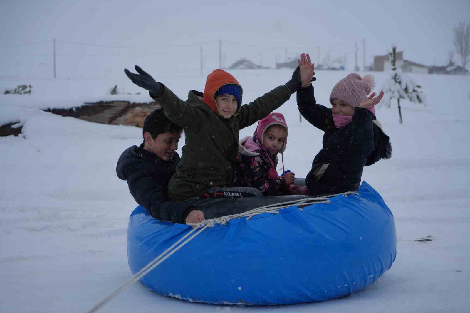 Demirözü’nde eğitime kar engeli
Demirözü’nde eğitime kar engeli