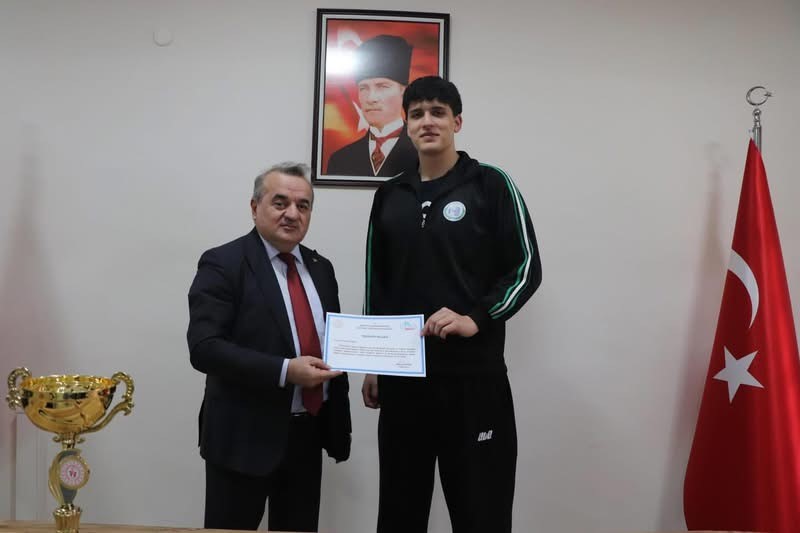 Emirhan Çiftçi, Milli Takım kampına davet edildi
Emirhan Çiftçi, Milli Takım kampına davet edildi