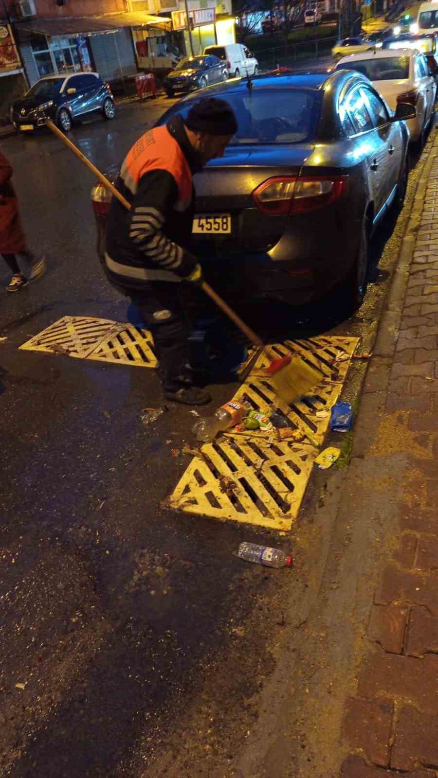 Esenyurt Belediyesi olumsuz hava şartlarına karşı 24 saat görev başında
