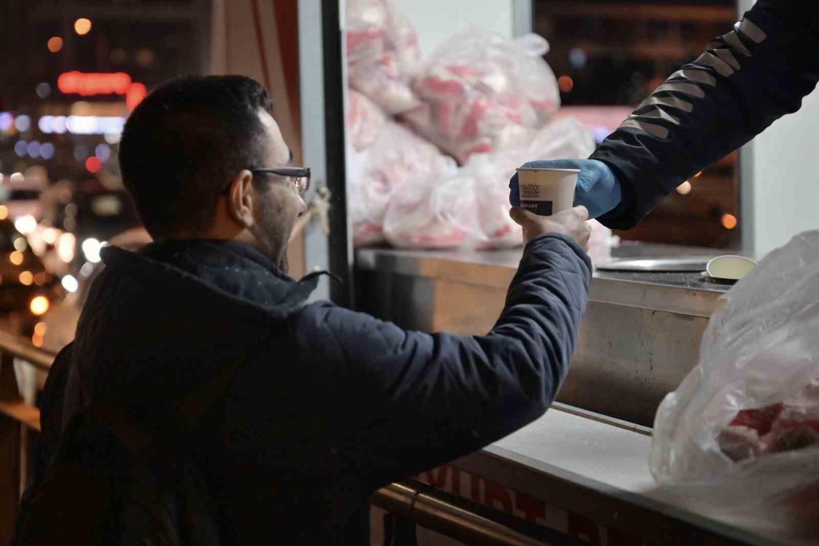 Esenyurt Belediyesi’nden vatandaşın içini ısıtan uygulama
Esenyurt Belediyesi’nden vatandaşın içini ısıtan uygulama