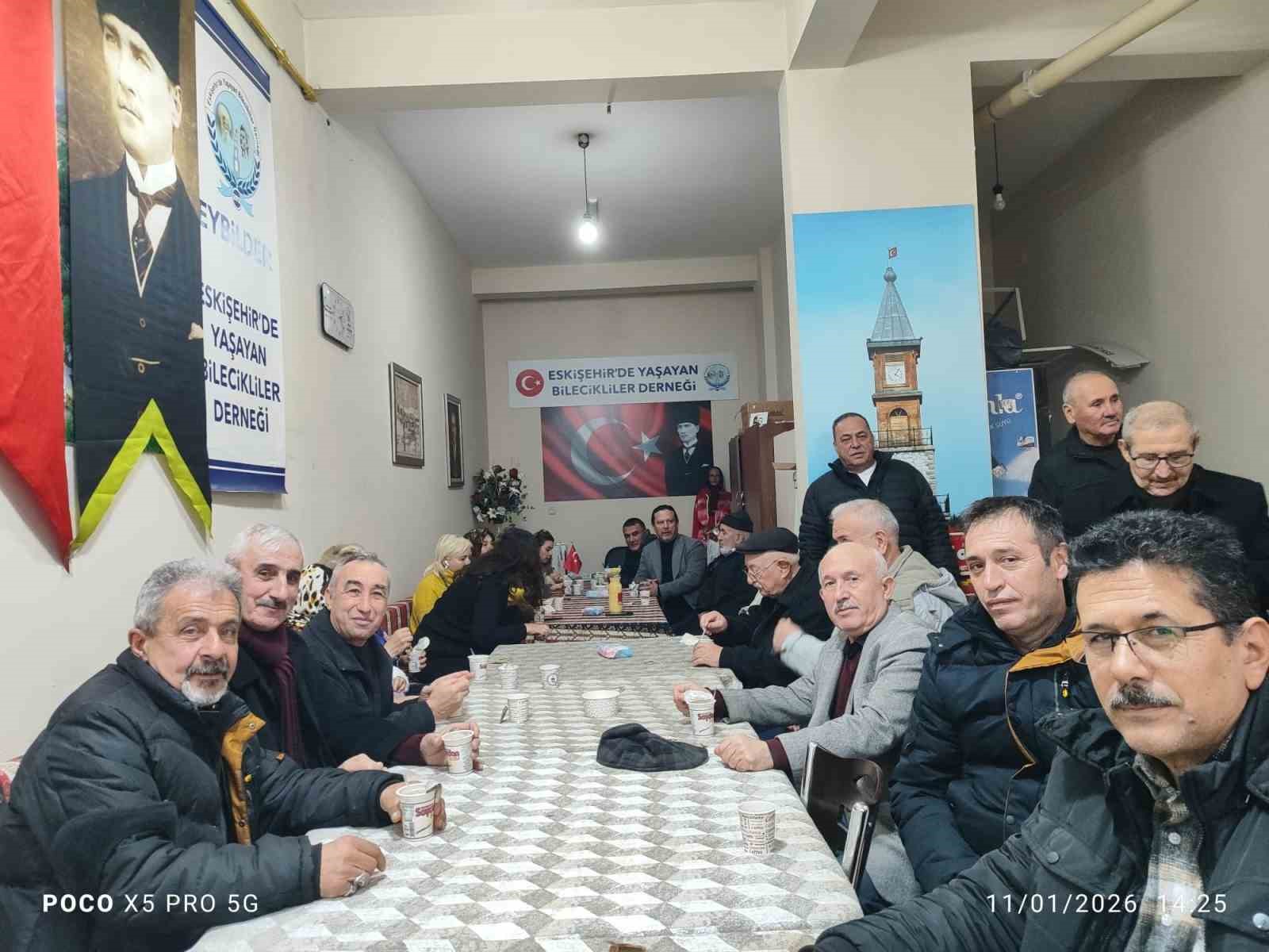 Eskişehir’de yaşayan Bilecikliler ‘Boza Vakti’ etkinliğinde buluştular
Eskişehir’de yaşayan Bilecikliler ‘Boza Vakti’ etkinliğinde buluştular