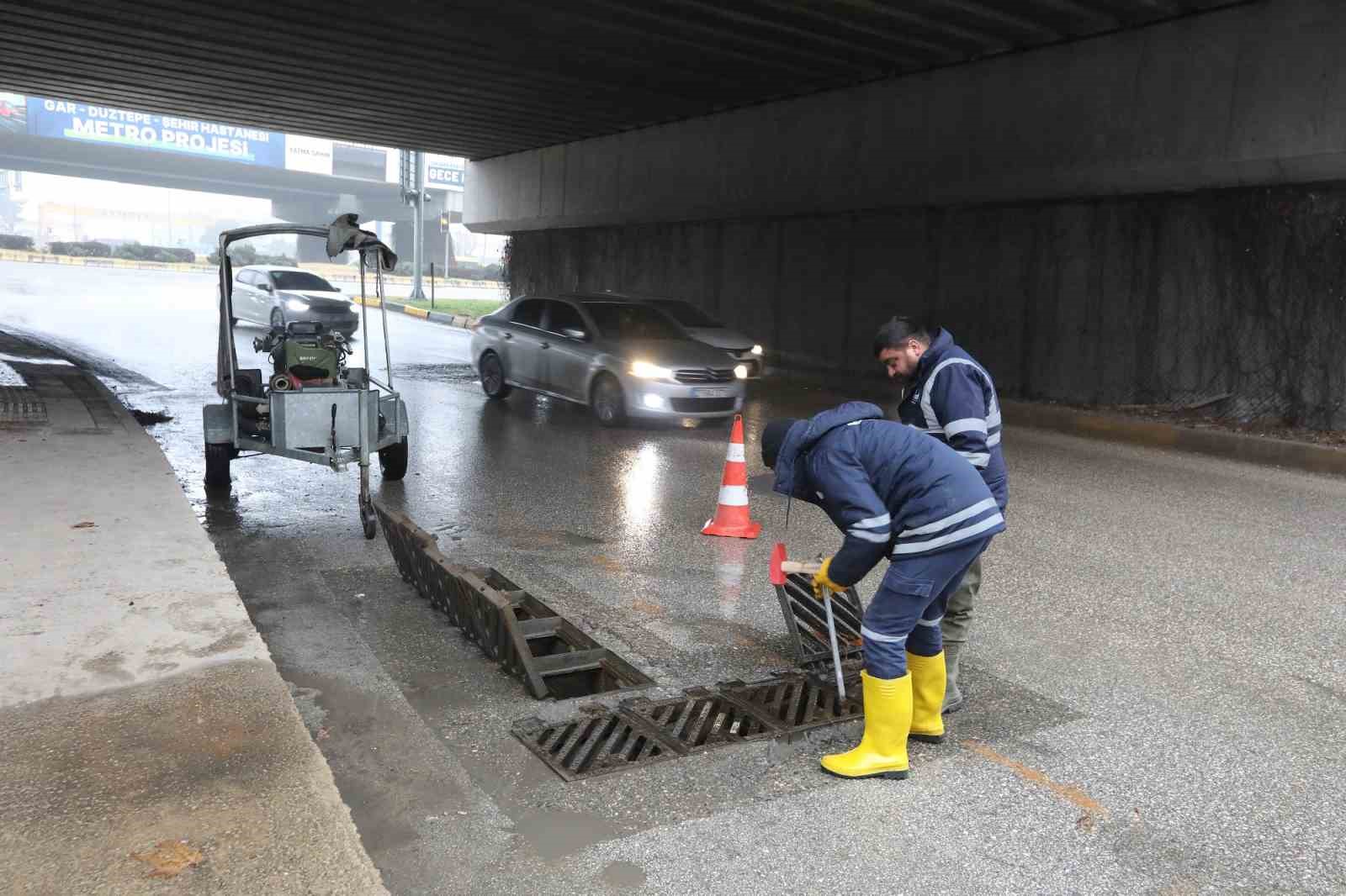 Gaziantep Büyükşehir, beklenen yoğun yağışa karşı önlem aldı
