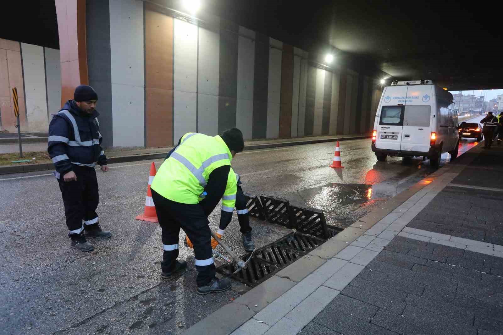 Gaziantep Büyükşehir, beklenen yoğun yağışa karşı önlem aldı
