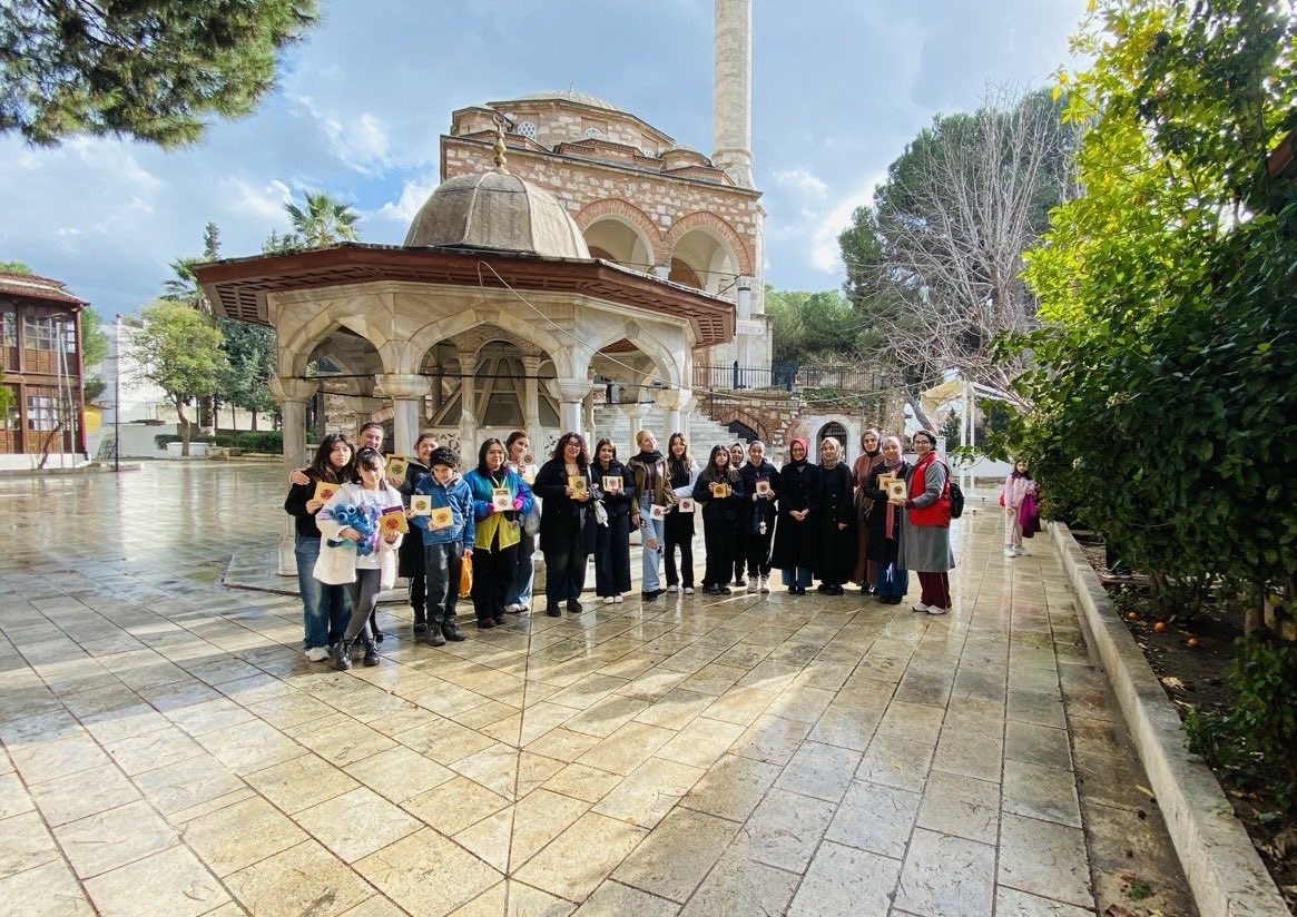 Gençler tezhip sanatını uygulamalı öğrendi
Gençler tezhip sanatını uygulamalı öğrendi