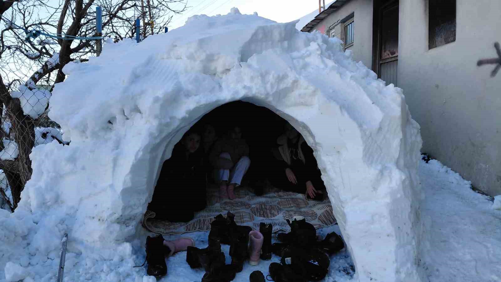 Hakkarili Yunus’tan iglo evi
Hakkarili Yunus’tan iglo evi