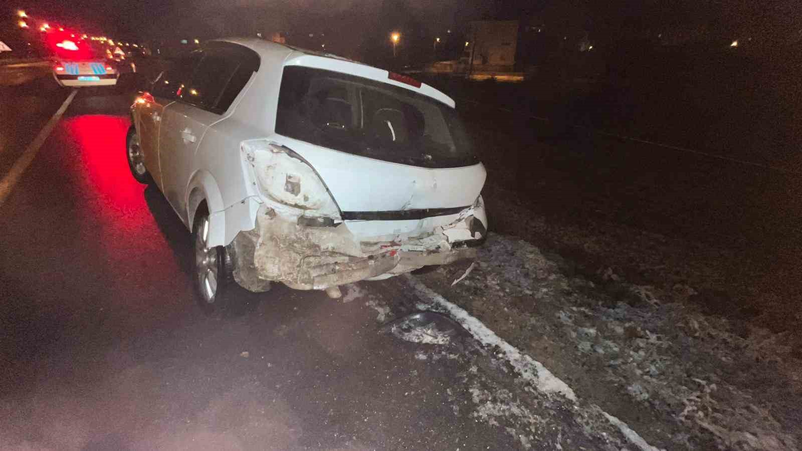 Isparta’da iki otomobil çarpıştı: 3 yaralı
Isparta’da iki otomobil çarpıştı: 3 yaralı