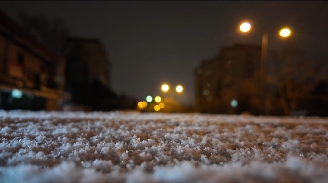 İstanbul’da gün boyu beklenen kar yağışı gece saatlerinde etkisini gösterdi
İstanbul’da gün boyu beklenen kar yağışı gece saatlerinde etkisini gösterdi
