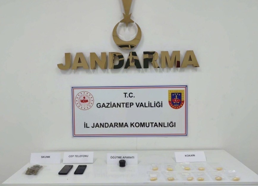 İstanbul’dan Gaziantep’e uyuşturucu sevkiyatına jandarma darbesi: 3 şahıs tutuklandı
