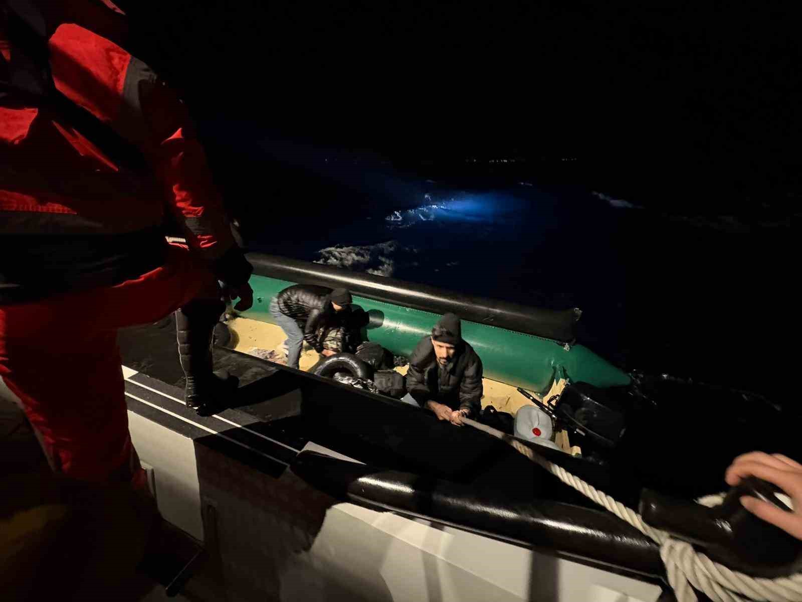 İzmir’de 43 düzensiz göçmen yakalandı
İzmir’de 43 düzensiz göçmen yakalandı