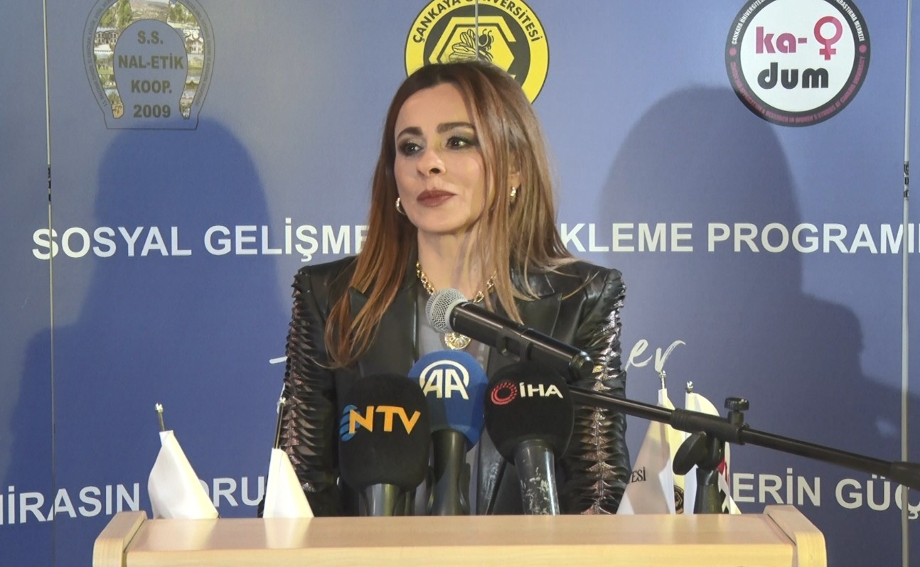 Kadın emeği ve kültürel miras ‘Yüreğin Nuru’ sergisinde buluştu
Kadın emeği ve kültürel miras ‘Yüreğin Nuru’ sergisinde buluştu