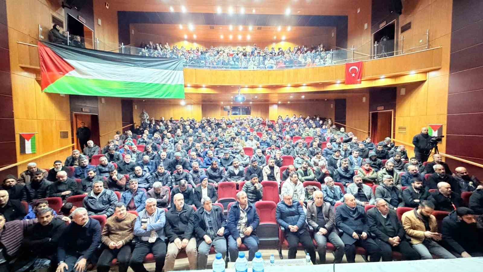 Kahta’da "Gazze Bilinci ve Ümmet sorumluluğu" konferansı
