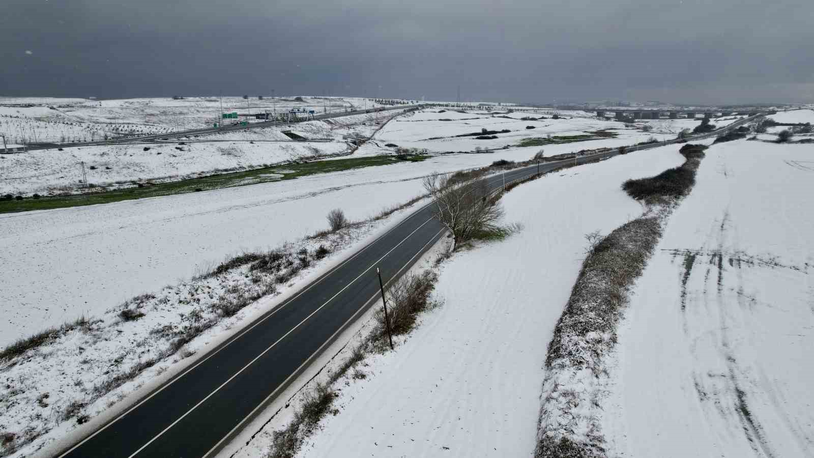 Karadeniz yaylaları değil, İstanbul: Arnavutköy’de kartpostallık kış manzarası
