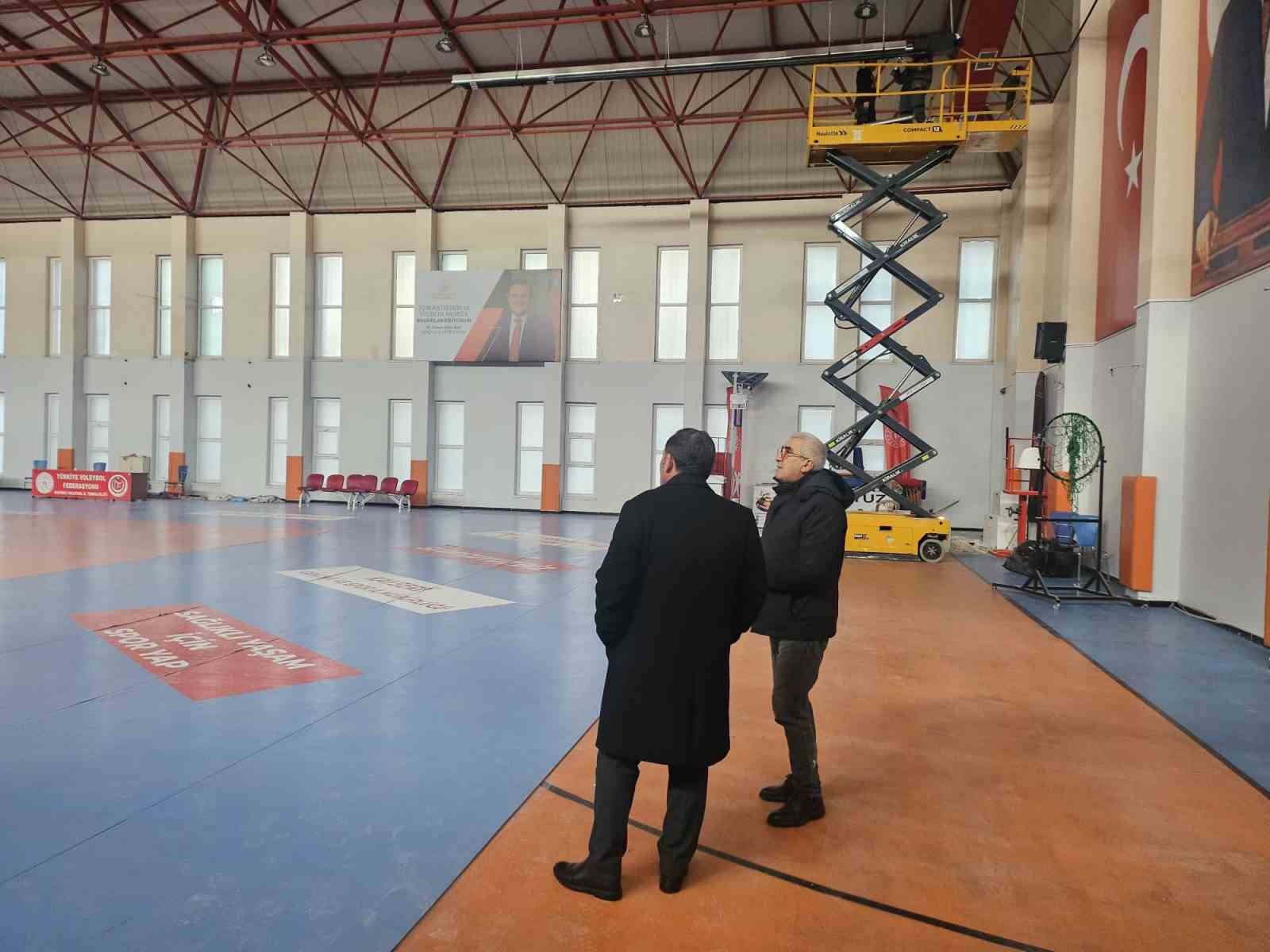Kayseri Gevher Nesibe Spor Salonu yenileniyor
