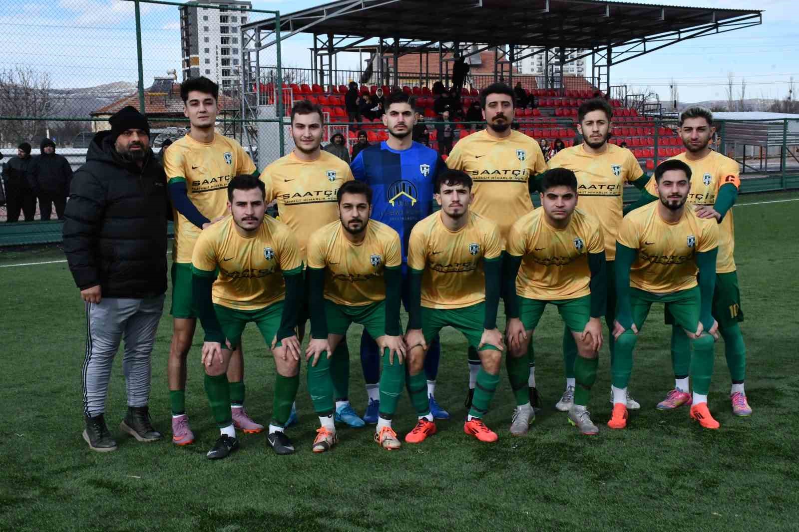 Kayseri Şekerspor 4 golle geçti
Kayseri Şekerspor 4 golle geçti