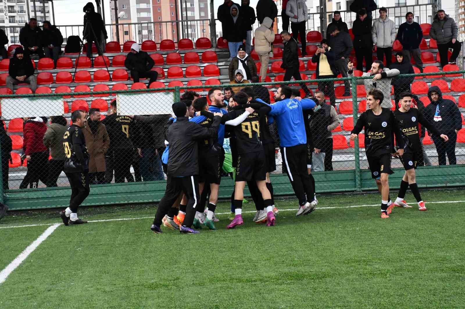 Kayseri Ülküspor lideri devirdi
Kayseri Ülküspor lideri devirdi