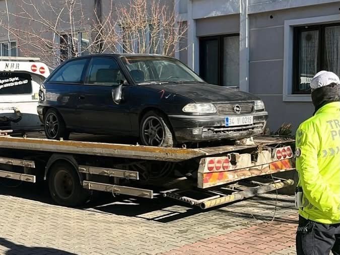 Kırklareli’nde atıl durumdaki park edilmiş araçlar kaldırılıyor
