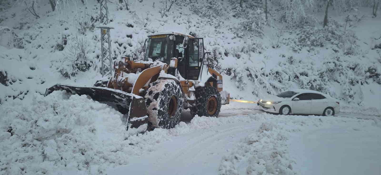 Kocaeli’nin yüksek kesimlerinde kar etkili oldu

